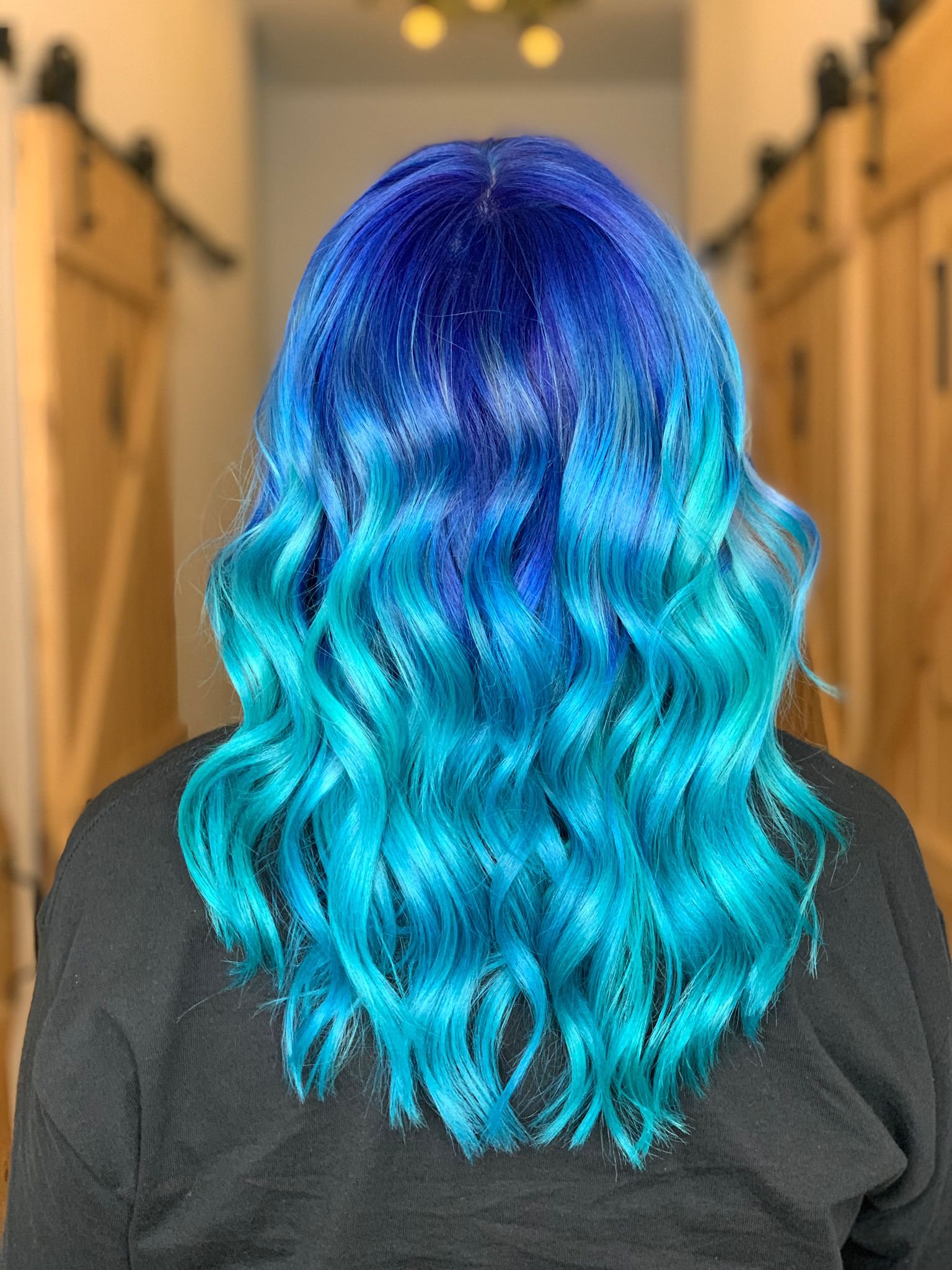 Trabajo de color creativo azul y turquesa